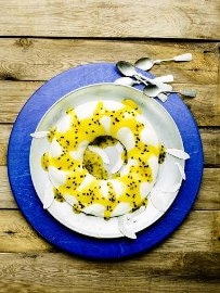 Coco & Maracujá, Kookos panna cotta ja passionhedelmää Coco & Maracujá, Kookos panna cotta ja passionhedelmää