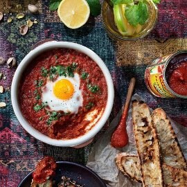 Chakchouka – munia tomaattikastikkeessa Chakchouka – munia tomaattikastikkeessa