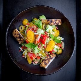 Grillattua kananpoikaa Baharat ja taboulleh-salaattia, Lähi-itä Grillattua kananpoikaa Baharat ja taboulleh-salaattia, Lähi-itä