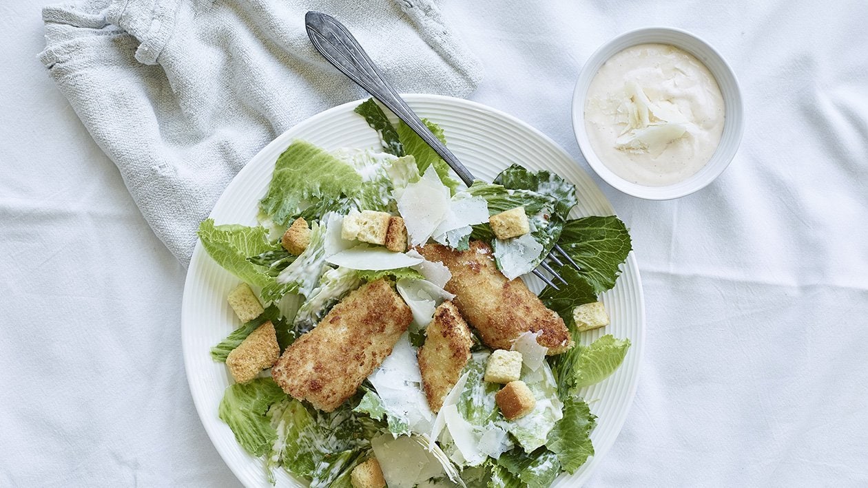 Caesarsalaattia ja rapeaa kalaa – Resepti