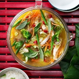 Keltainen thai-kanacurrykeitto Keltainen thai-kanacurrykeitto