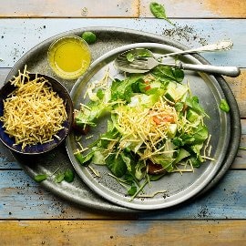Salada de Crocante, Vihreää salaattia ja rapeaa perunaa Salada de Crocante, Vihreää salaattia ja rapeaa perunaa