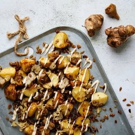 Paahdettu maa-artisokka-perunasalaatti & savumajoneesia Paahdettu maa-artisokka-perunasalaatti & savumajoneesia