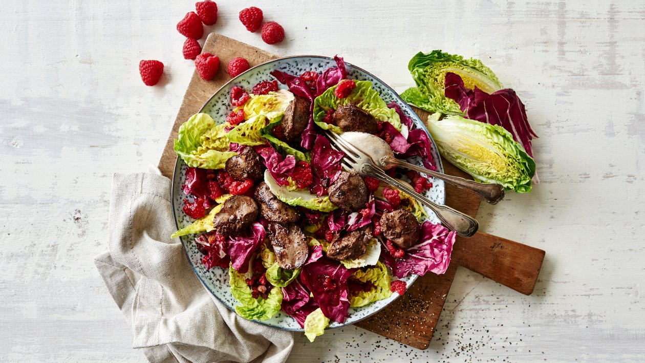 Salaattia broilerinmaksan kera – Resepti