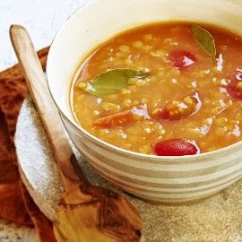 Tomaatti-linssikeitto