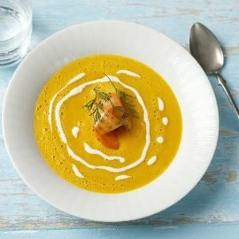 Tuorejuusto-porkkanakeitto