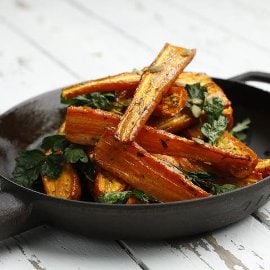 Paahdettu porkkanasalaatti Paahdettu porkkanasalaatti